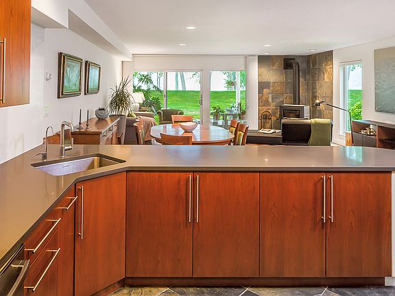 4th image of 51 Waterside Close