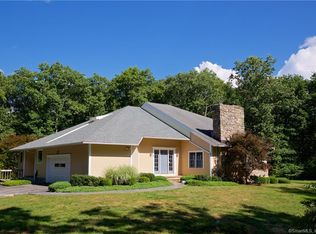 17 Walnut Ln, Weston, CT 06883