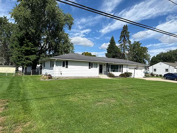 3rd image of 1642 Duguid Rd