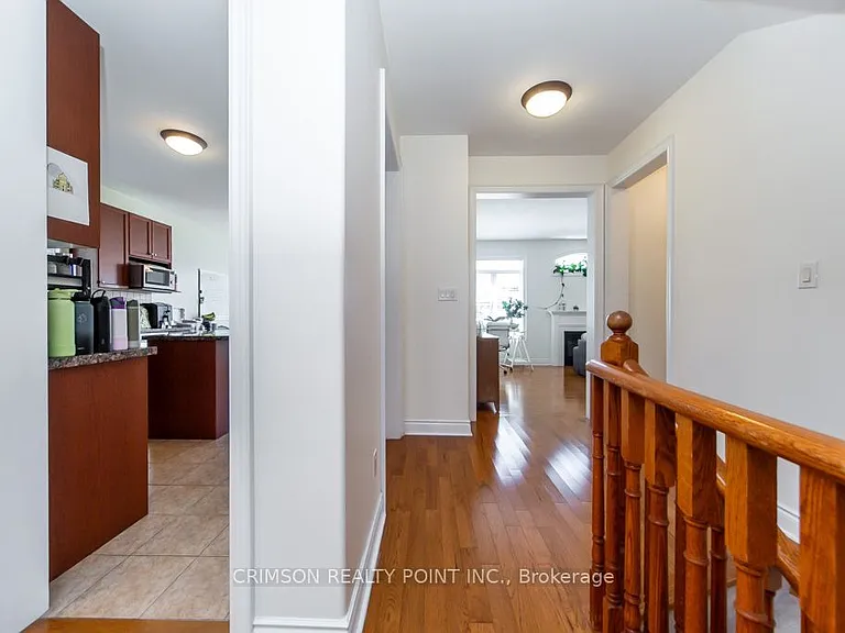 2304 Canterbury Cres — Photo 11