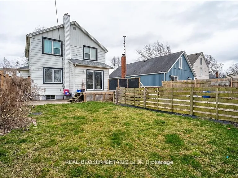 301 Wallace Ave S #BASEMENT — Photo 8
