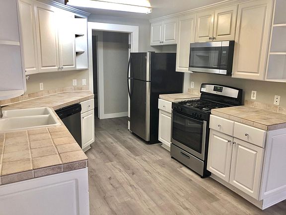 2nd image of 1270 Stoner Ave APT 2