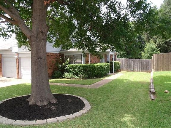 4th image of 2607 Bayberry Ln