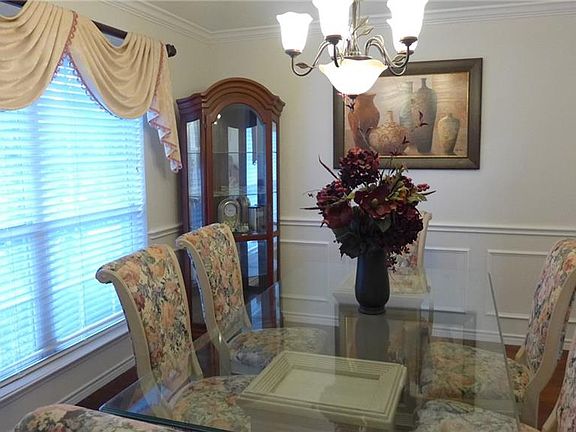 5th image of 2110 Lone Pecan Dr