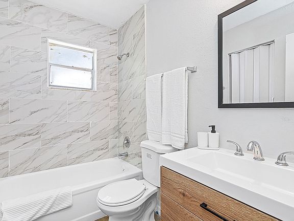 3rd image of 13110 Leisurewood Pl APT 209