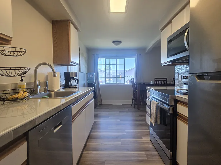 7024 Pierce Dr N — Photo 9