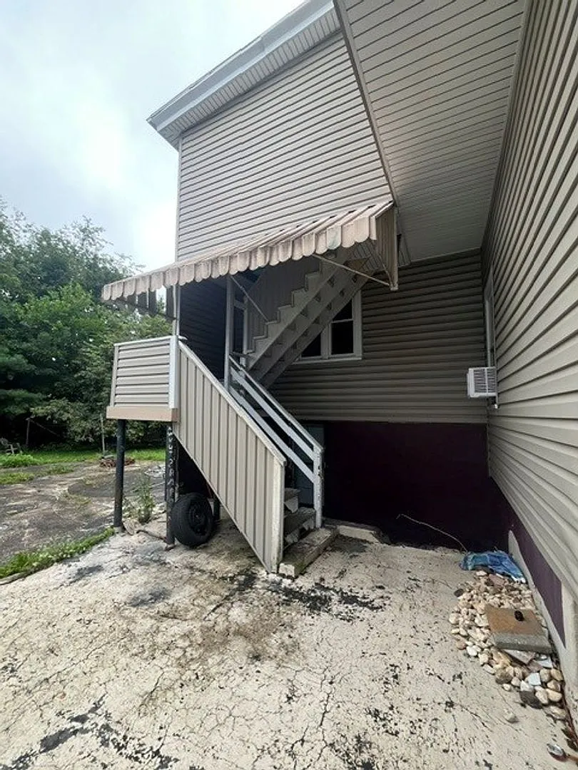 15 W High St — Photo 2