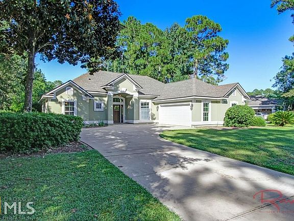 2nd image of 233 Cardinal Cir W