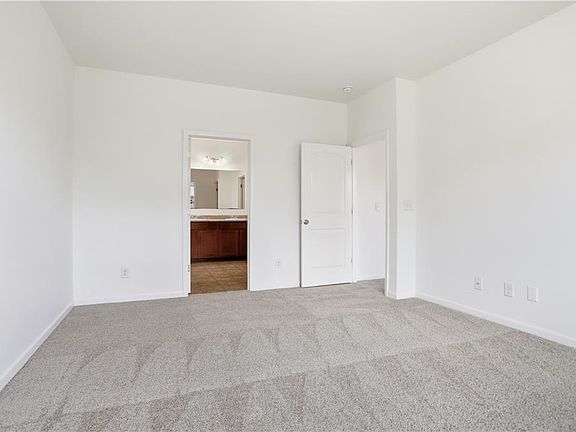 4th image of 1705 Blue Heron Way