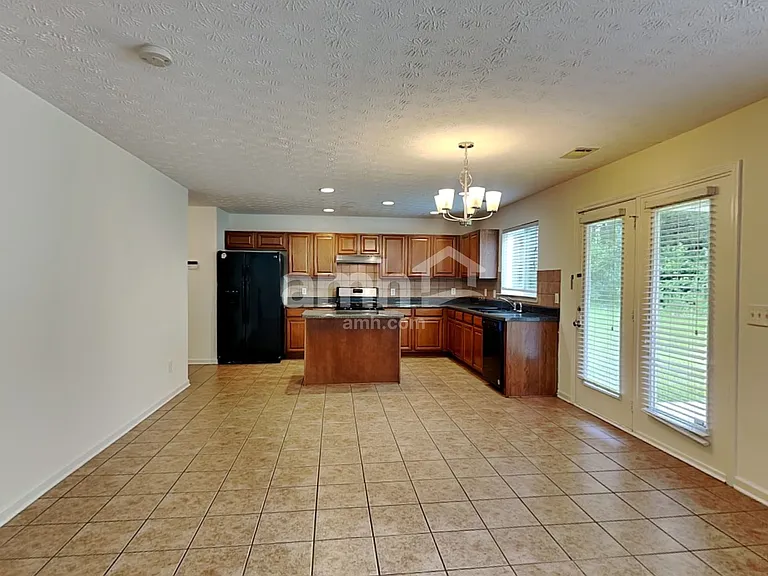2641 Farmstead Ct — Photo 4