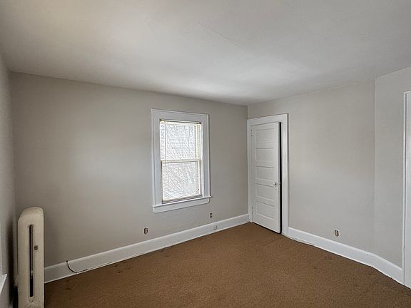 5th image of 102 W Franklin St #3