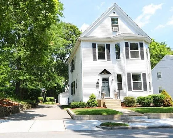 4 bed, 1600 sqft, $1,000 — Photo 1