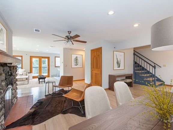4th image of 93 Rockaway Dr