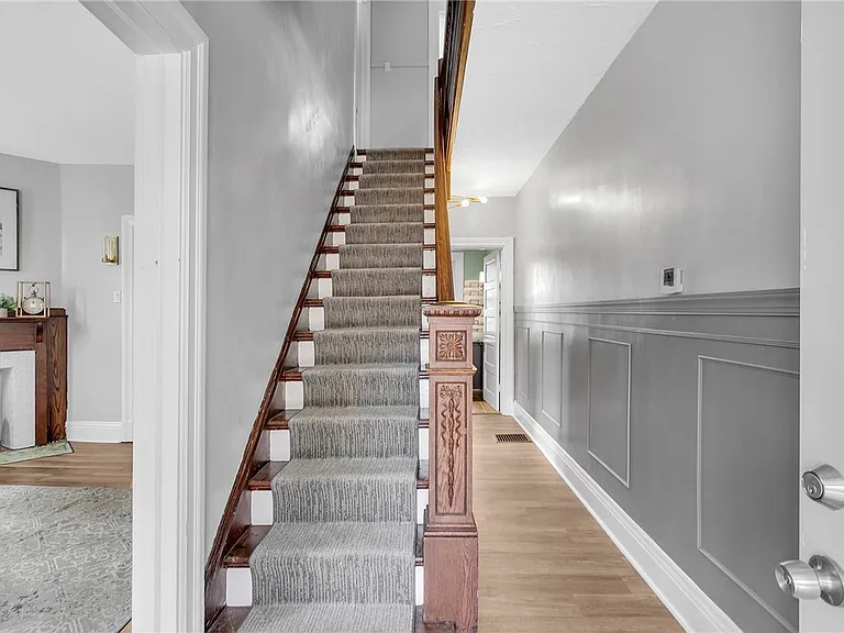 713 Clinton Pl — Photo 5
