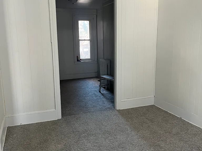 241 E Oak St — Photo 9
