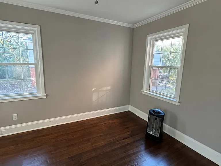 1532 Winona Ave — Photo 5