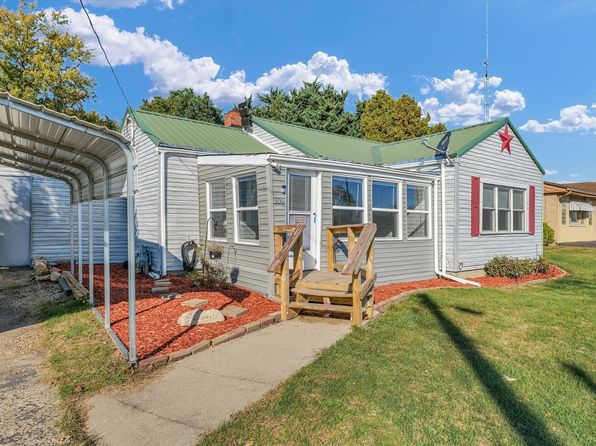 309 S Main St, Elliott, IL 60933