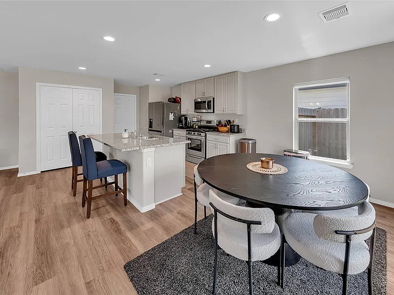 2147 Twisted Cedar Ct — Photo 9