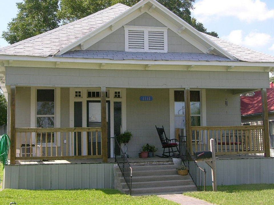 1st image of 1111 E Texas Ave