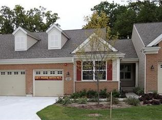 31 Tall Grass Ct, Streamwood, IL 60107