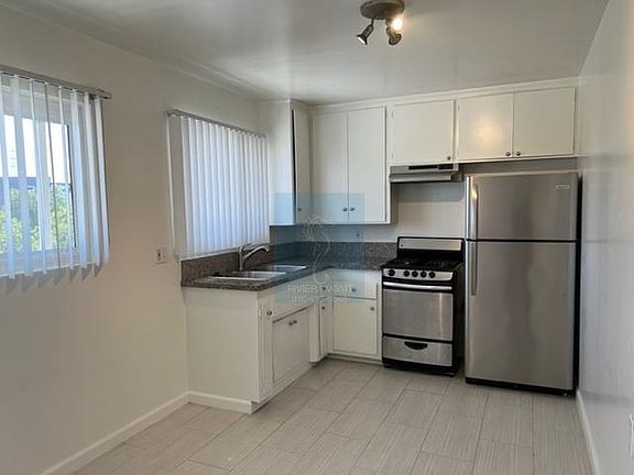 3rd image of 2706 Vanderbilt Ln