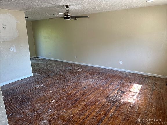 5th image of 5141 Retford Dr