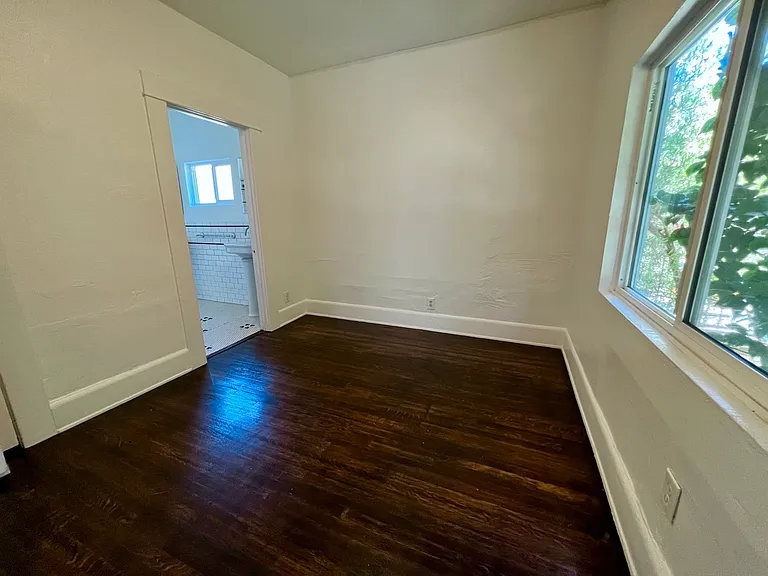 2822 W Avenue 33 — Photo 7