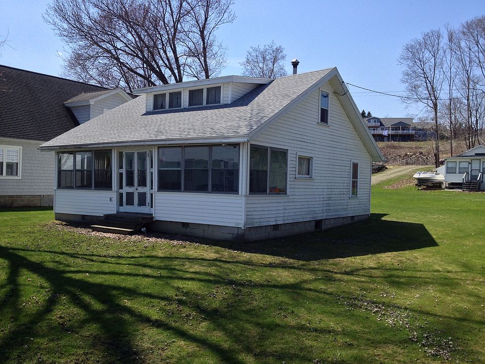 1st image of 3358 Highland Ave