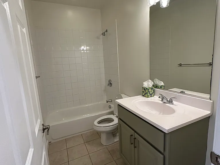 444 E Lorraine Ave — Photo 11