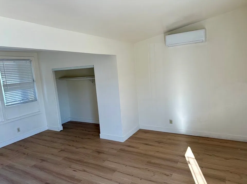 1 bed, 500 sqft, $1,700 — Photo 4