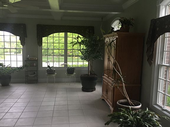 4th image of 4718 English Pleasure Dr