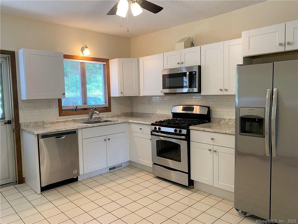 11 Clover St 11, Ansonia, CT 06401 Zillow