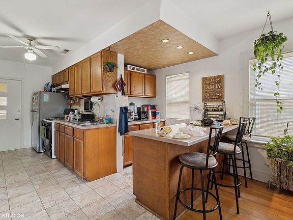 5th image of 5728 W Eddy St