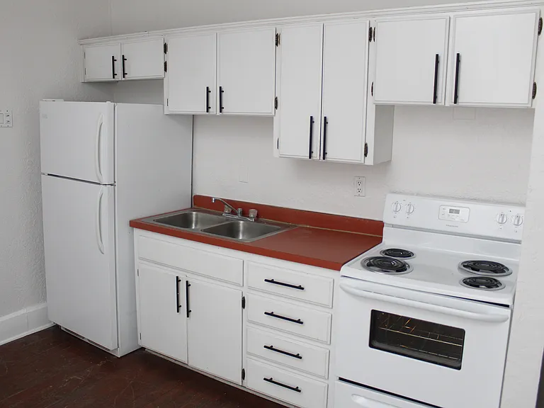 EDO - Updated, Stunning Apts at the Renovated Broadway Market Building — Photo 69