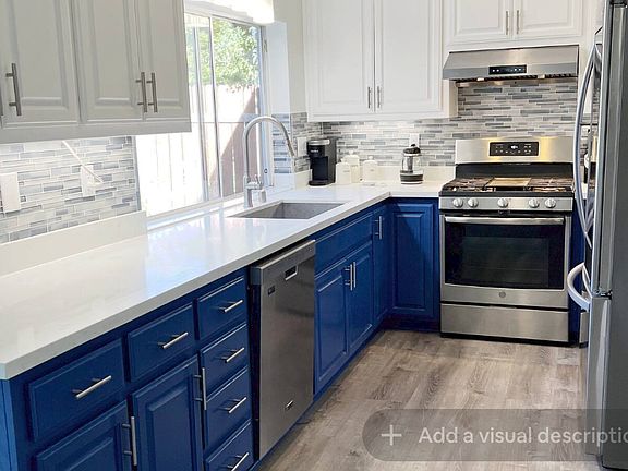 Modern Kitchen with top-end recently purchased appliances