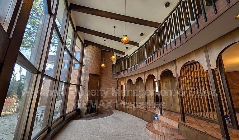 15 Upland Rd — Photo 9
