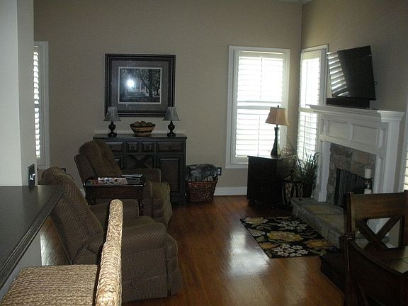 4th image of 106 Holland Trace Cir