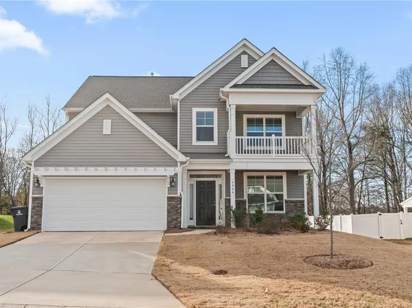 4064 Glenn Knoll Ln, Winston Salem, NC 27107