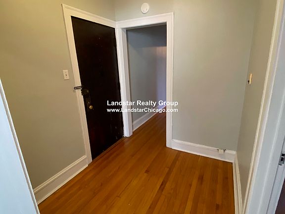 3rd image of 6602 N Bosworth Ave #2N