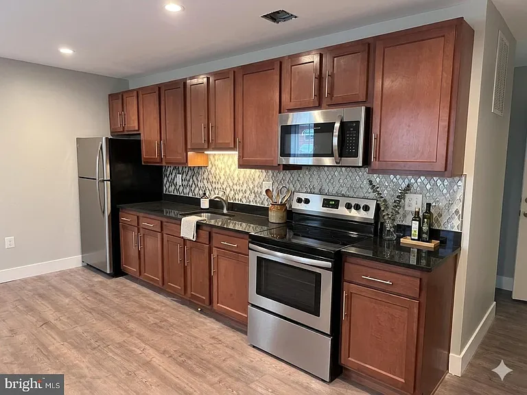 447 Orange St SE #3 — Photo 2
