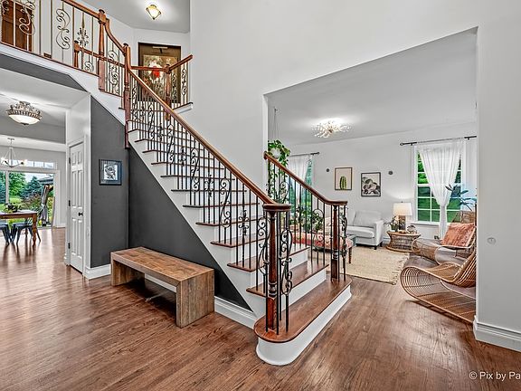 4th image of 37W226 Baker Hill Ct
