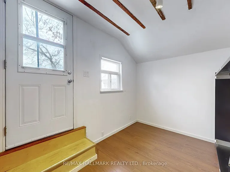 557 Parliament St #1 — Photo 8