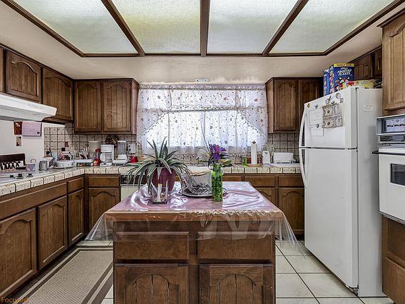 4th image of 79275 Avenue 38