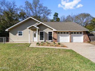 6804 Red Bud Ln, Ocean Springs, MS 39564