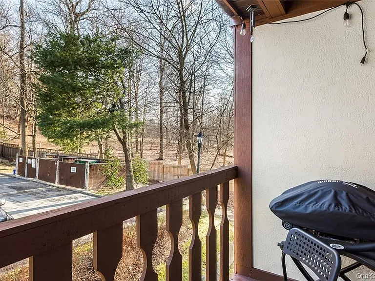 39 Foxwood Cir — Photo 6