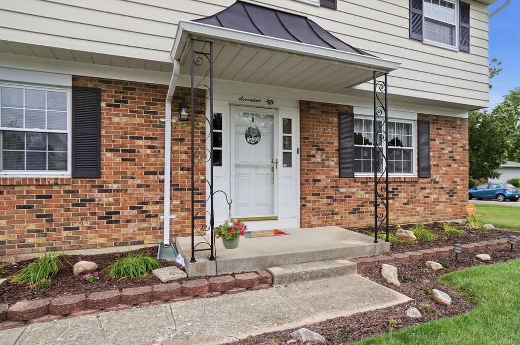 1750 Flinthill Dr, Columbus, OH - View 3