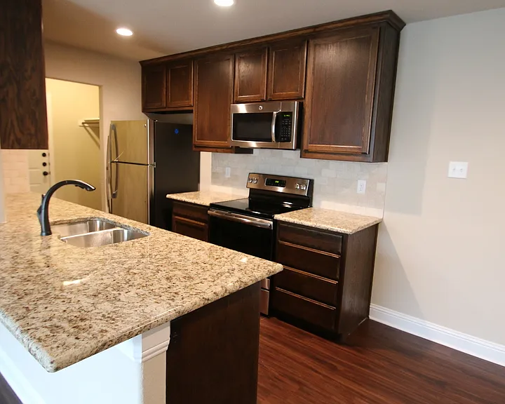 3216-3218 Cherry Ln — Photo 4