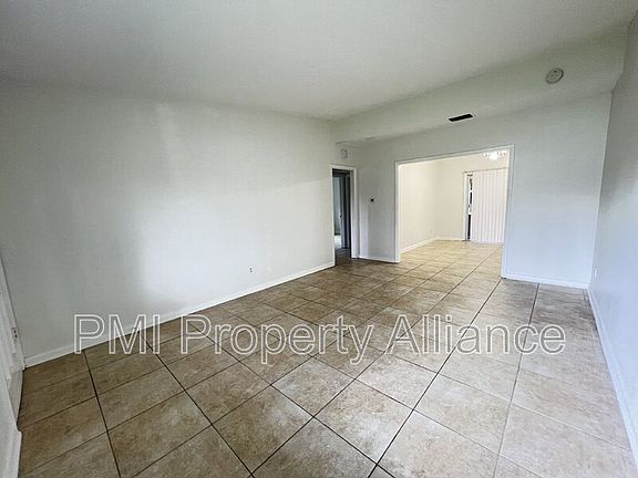 5th image of 1817 Eastbrook Blvd