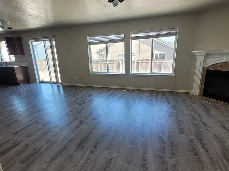 2556 E Copper Point — Photo 8