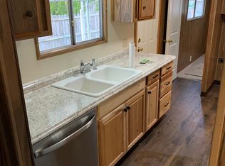 956 7th St, Lafayette, OR 97127